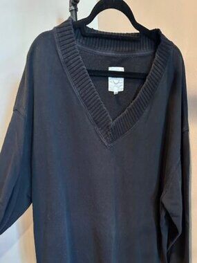 AERIE - V-neck, 100% cotton terry fleece heavy sweatshirt, Black, Size Medium